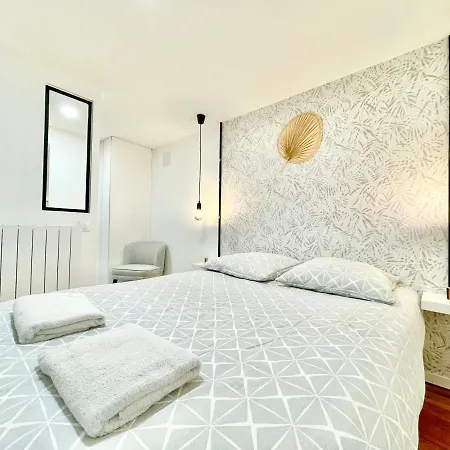 LE ROSACKER - Proche centre ville et gare - Terrasse - Parking gratuit - 2 chambres - 2 salles d'eau - Netflix - à 10 min du Marché de Noël Apartamento