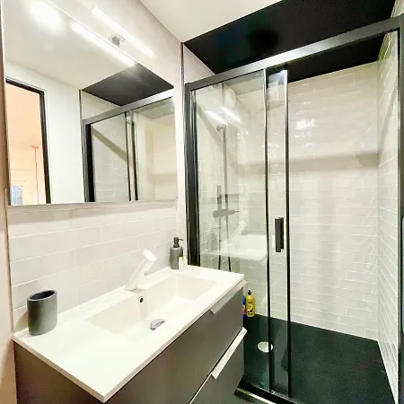 Apartamento LE ROSACKER - Proche centre ville et gare - Terrasse - Parking gratuit - 2 chambres - 2 salles d'eau - Netflix - à 10 min du Marché de Noël Colmar