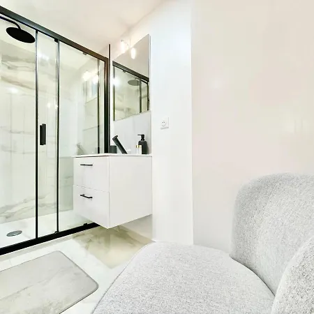 Le Rosacker - Proche Centre Ville Et Gare - Terrasse - Parking Gratuit - 2 Chambres - 2 Salles D'Eau - Netflix - A 10 Min Du Marche De Noel